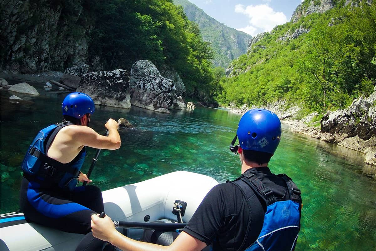 rafting on tara river