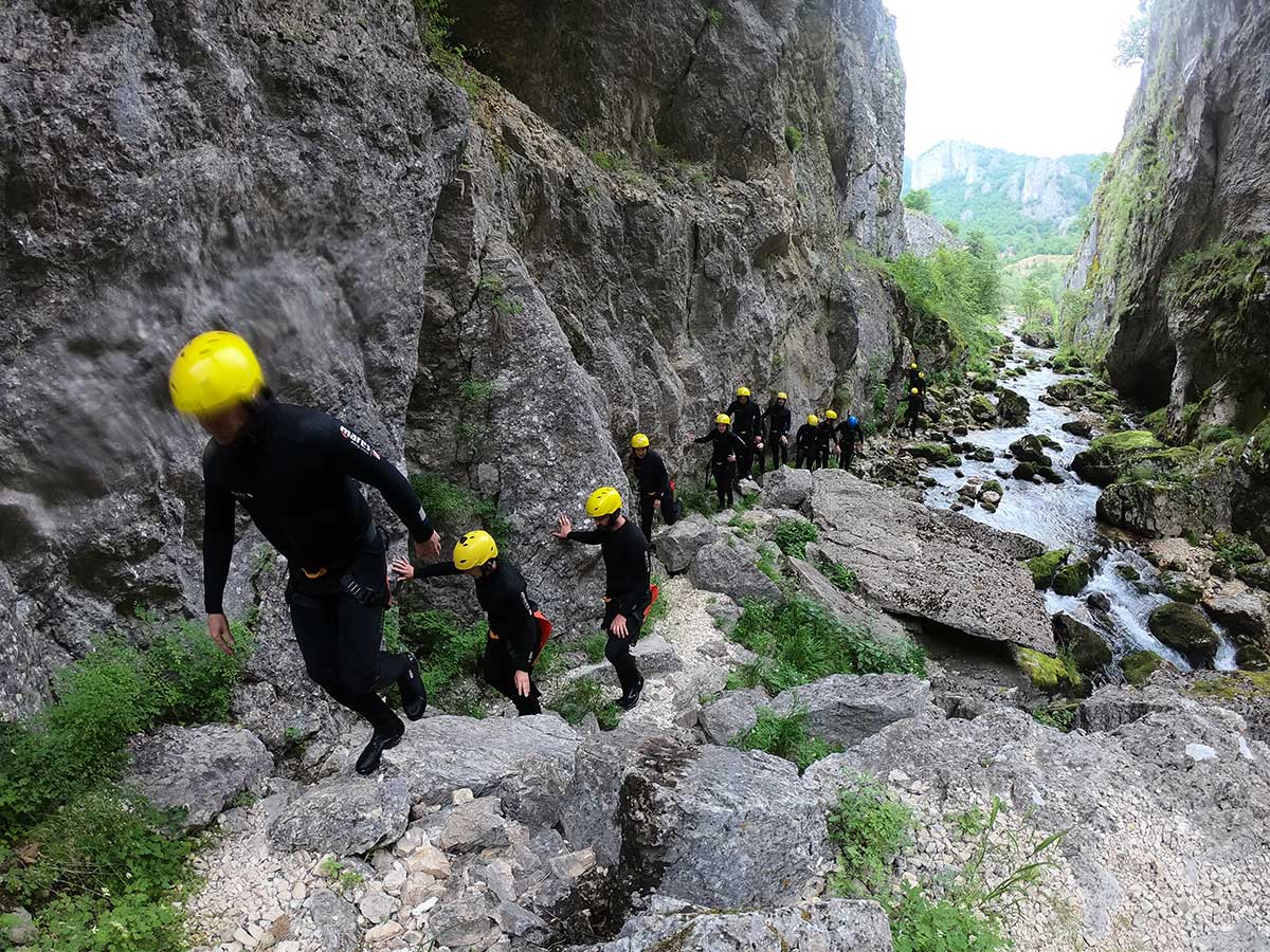 Tour begins as the group walks into canyon Nevidio
