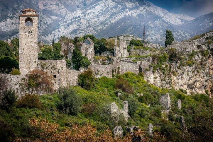 Ruins in Old Town Bar