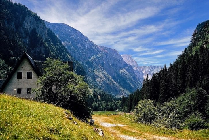 Canyon Susica mountain house in the green