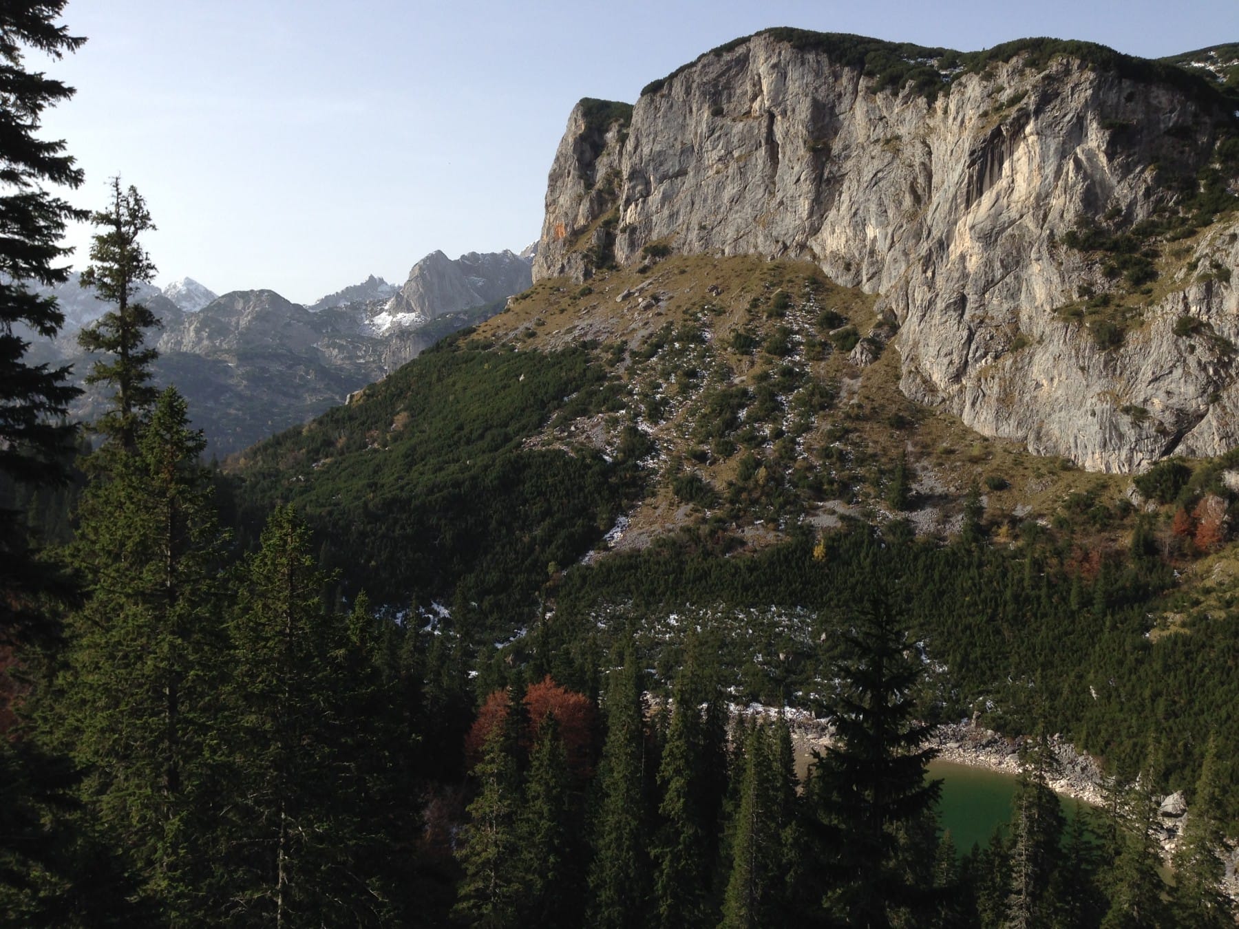 hiking Durmitor Crvena stijena peak and jablan lake below