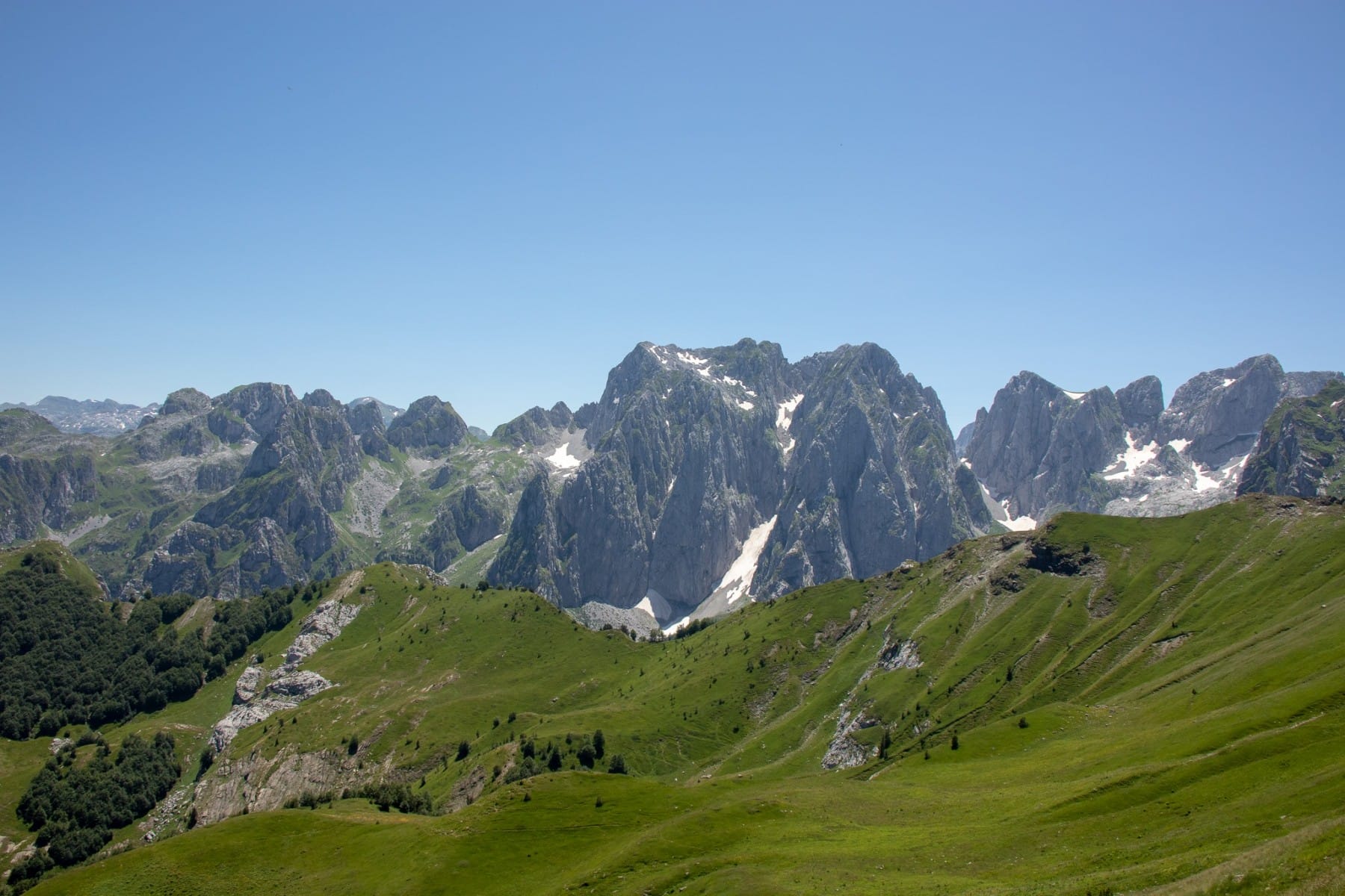 Prokletije-high-peaks-green-meadows