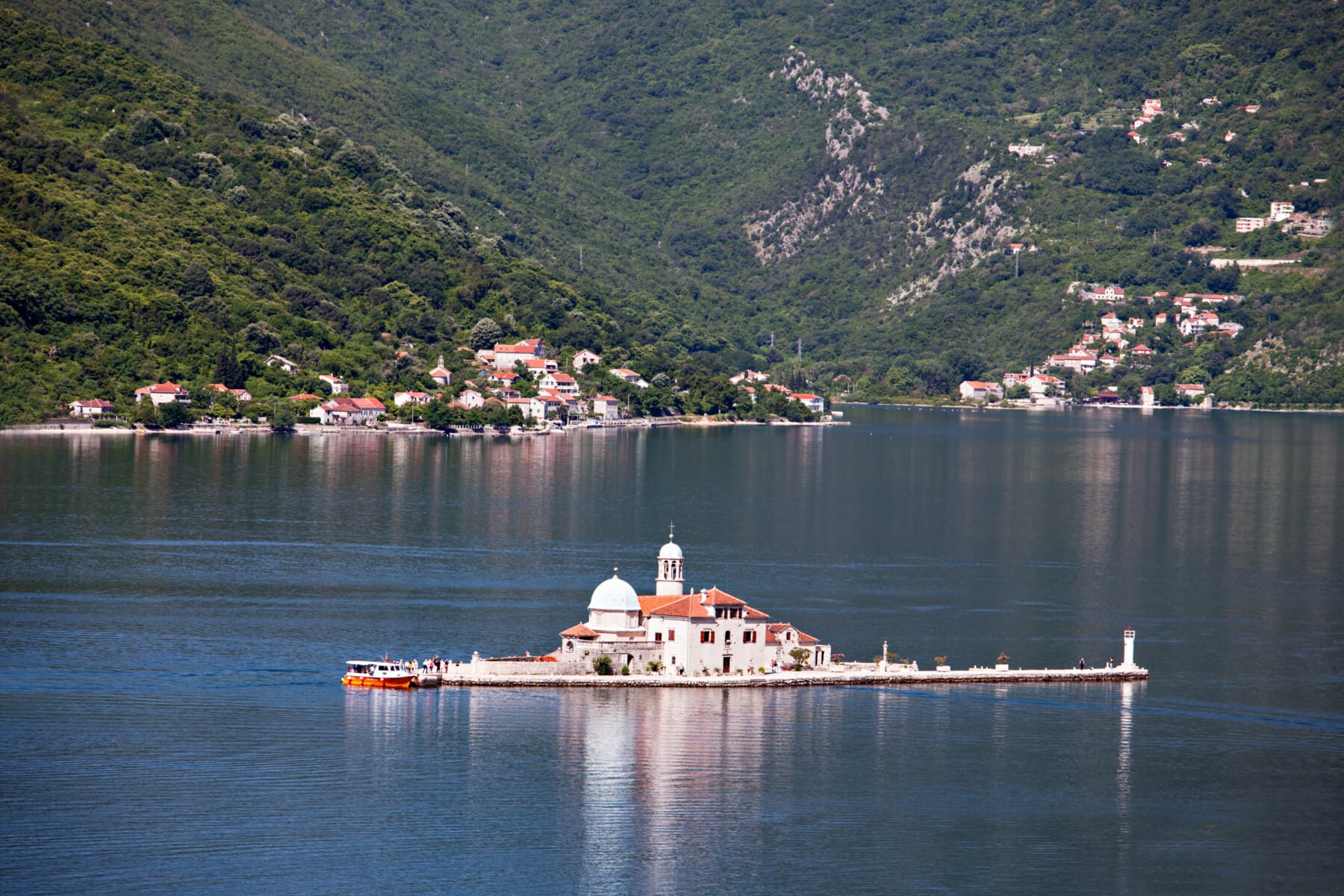 Gospa od Skrpjela (Our Lady of the Rocks), Perast