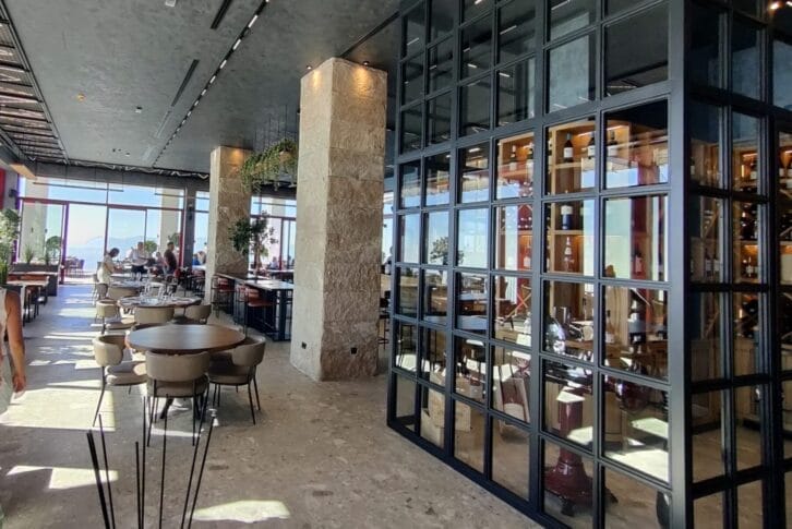 The restaurant on the upper station